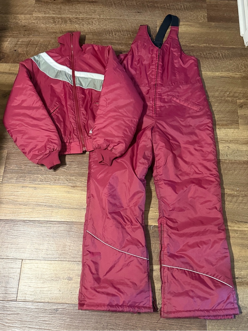 Vintage Woman’s Bombardie Sportswear Snowwear M Or L??